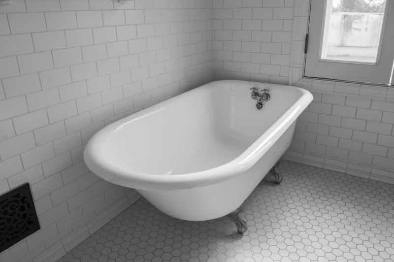 Vintage Style Clawfoot Tub